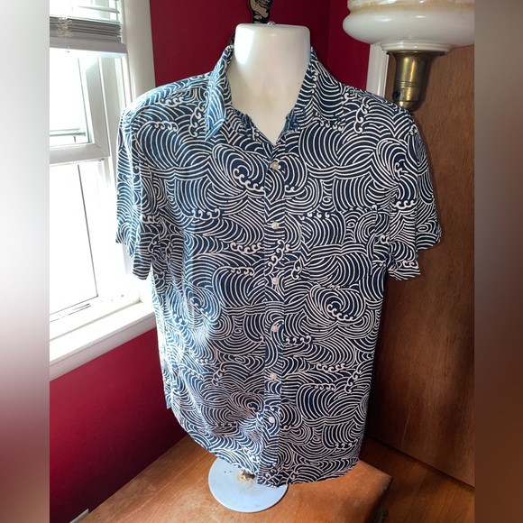 Old Navy Men’s Button Up Shirt - Picture 4 of 6